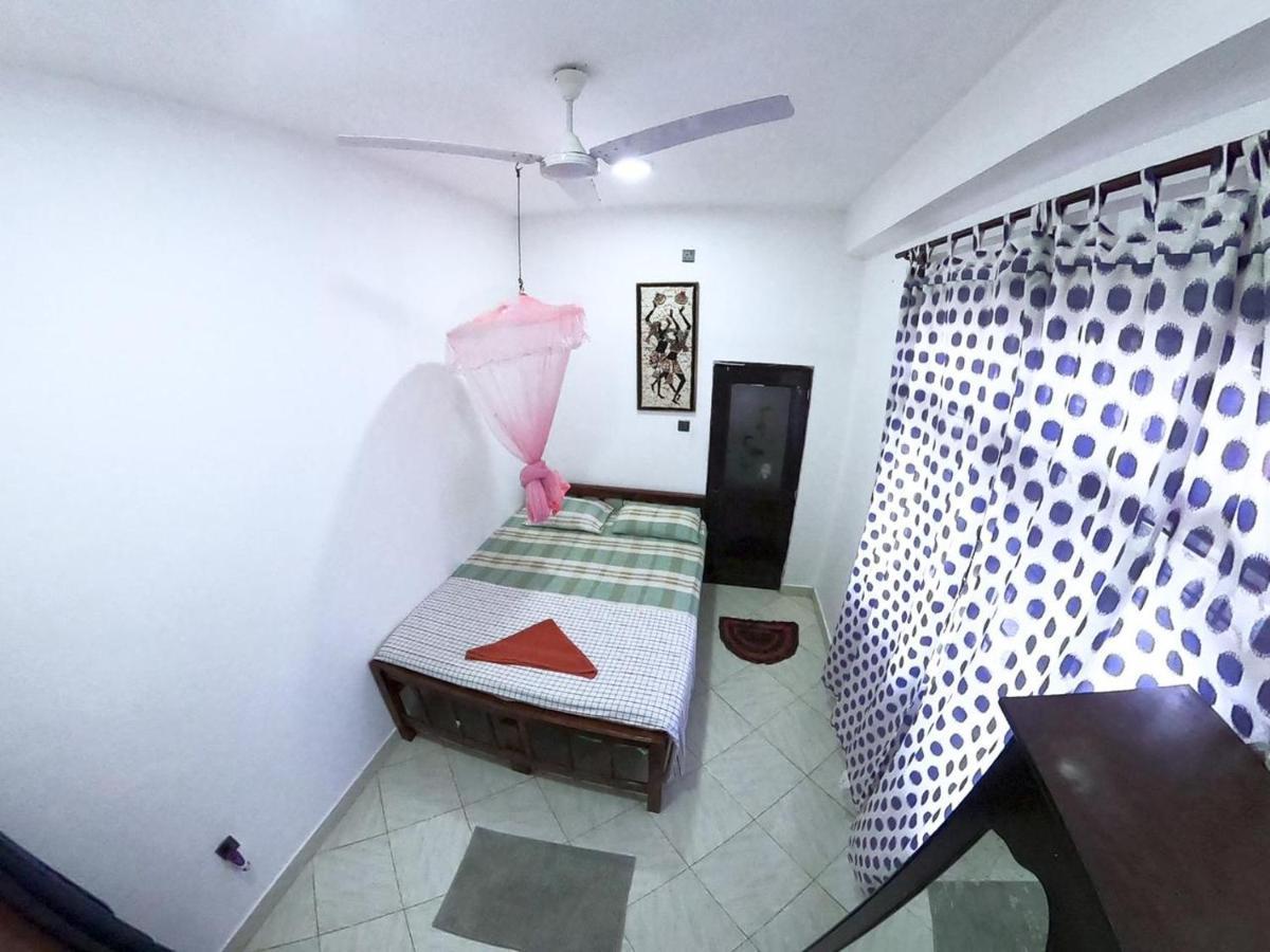 Happy Tuna Guesthouse Hikkaduwa Exterior foto