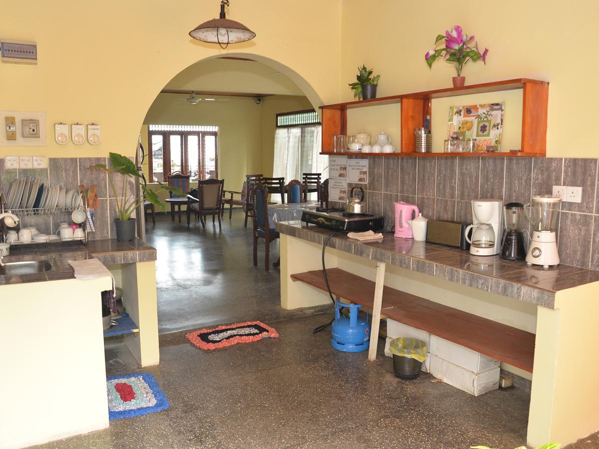 Happy Tuna Guesthouse Hikkaduwa Exterior foto