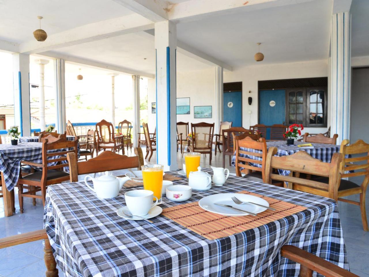 Happy Tuna Guesthouse Hikkaduwa Exterior foto